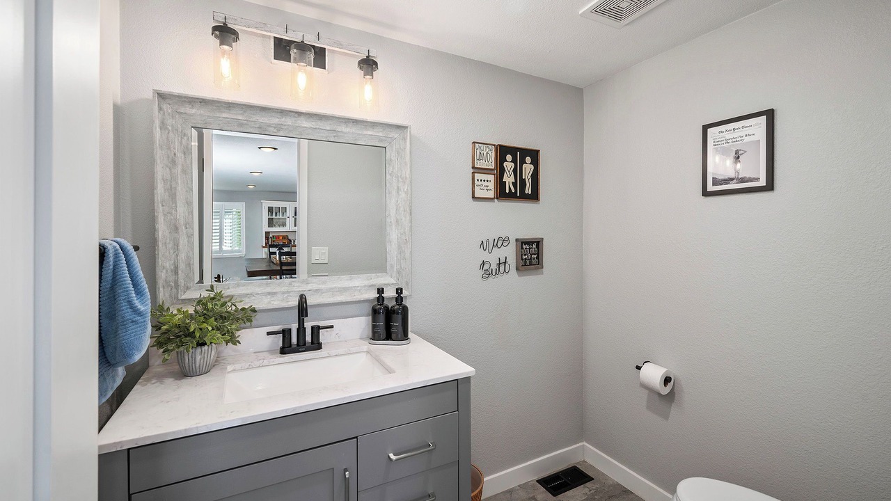 Photo of Bathroom in Edgewater
