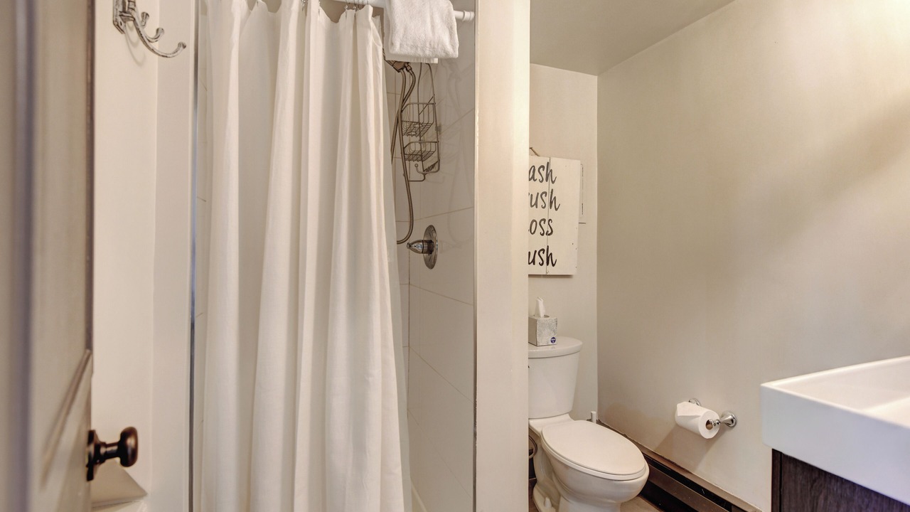 Photo of Bathroom in Sunset Ridge