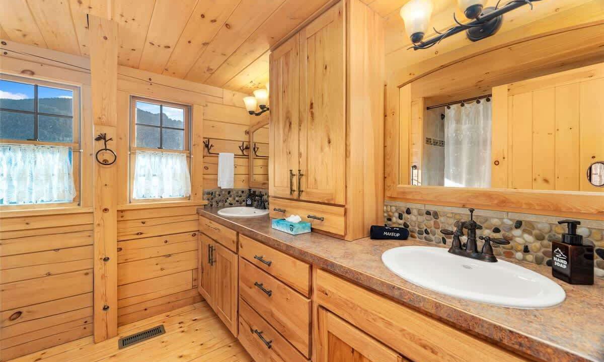 Photo of Bathroom in Carriage Hills