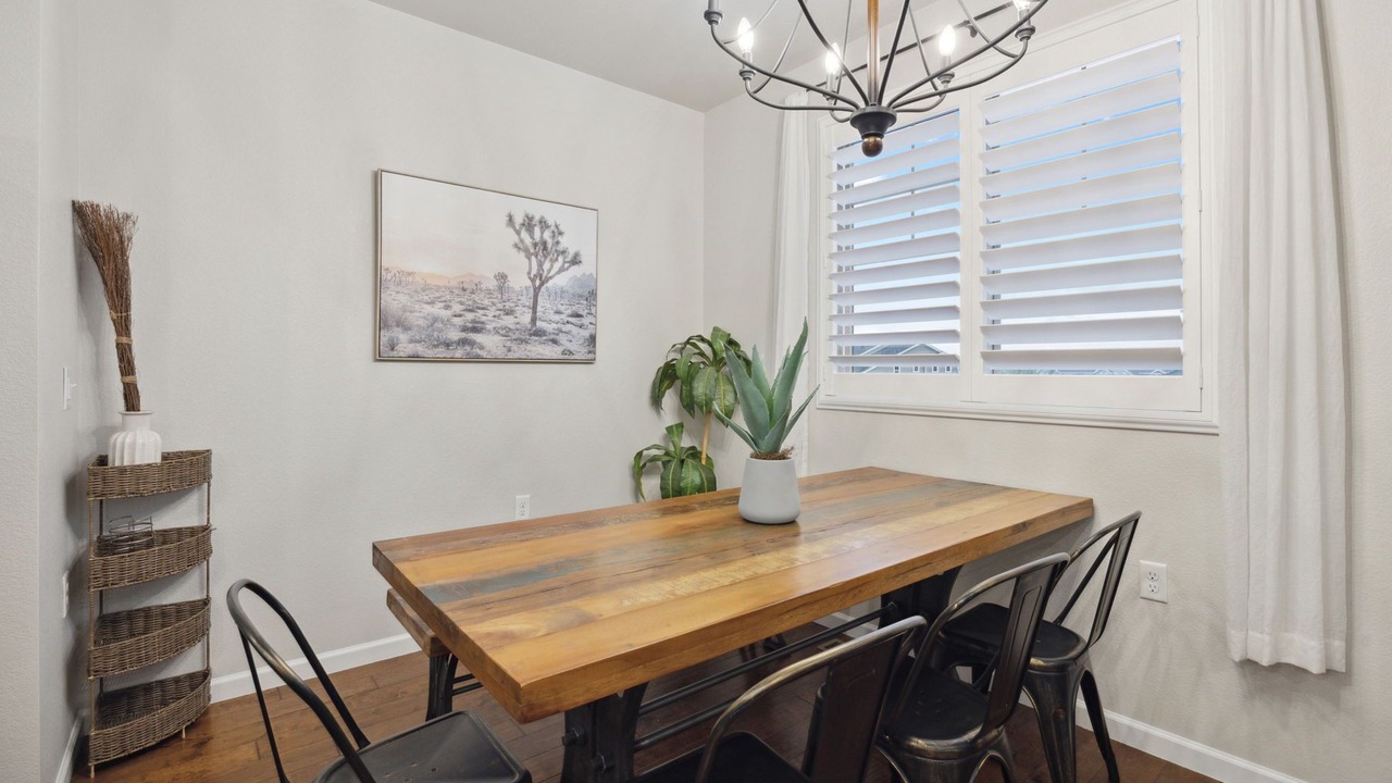 Photo of Livingroom in Centerra