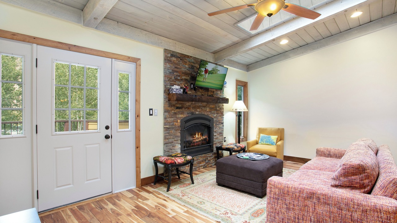 Photo of Livingroom in Intermountain