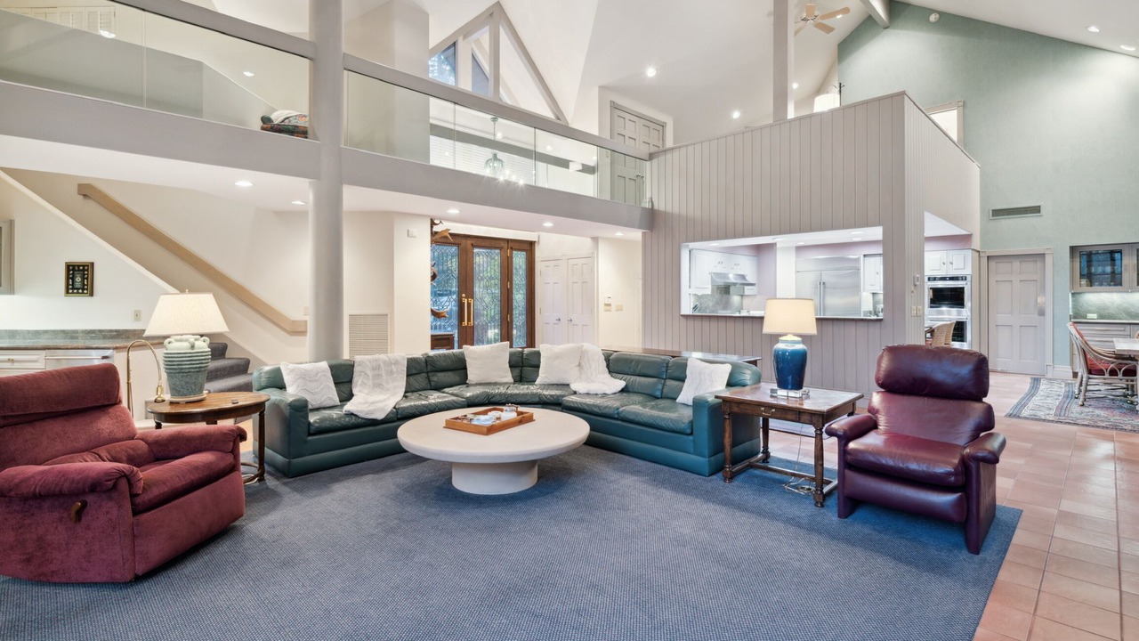 Photo of Livingroom in Avon