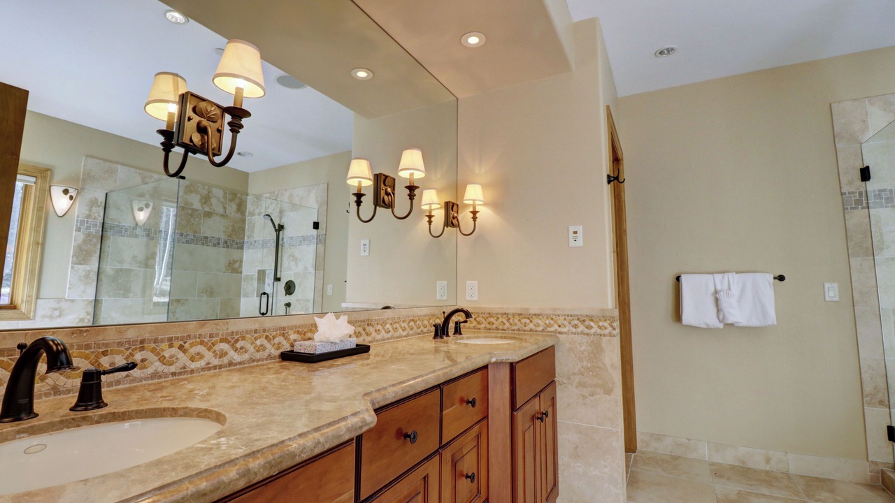 Photo of Bathroom in Three Peaks