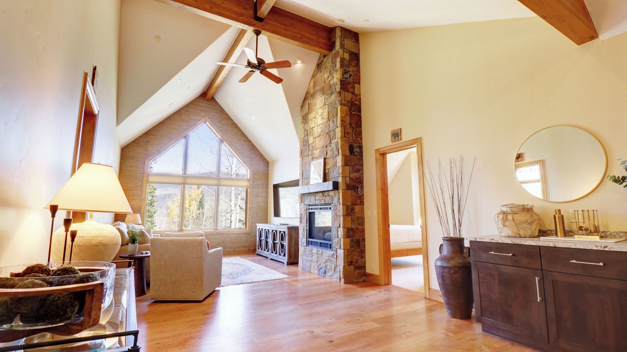 Photo of Bedroom in Three Peaks