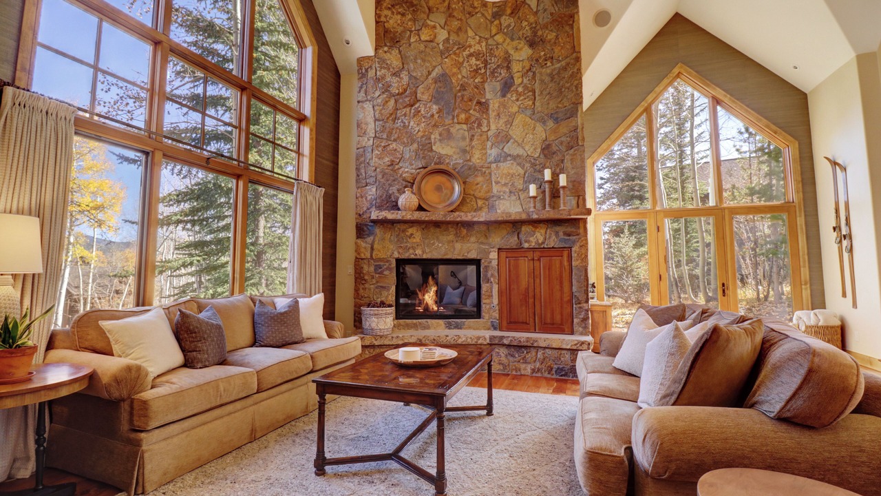 Photo of Livingroom in Three Peaks