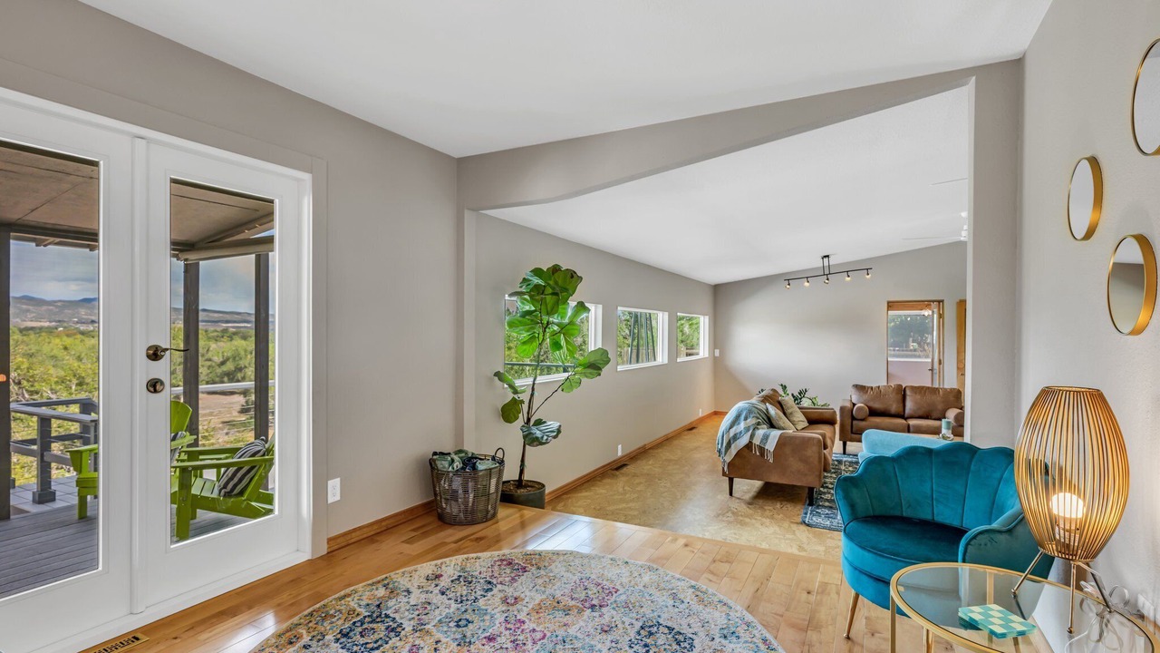 Photo of Livingroom in Lincoln Park