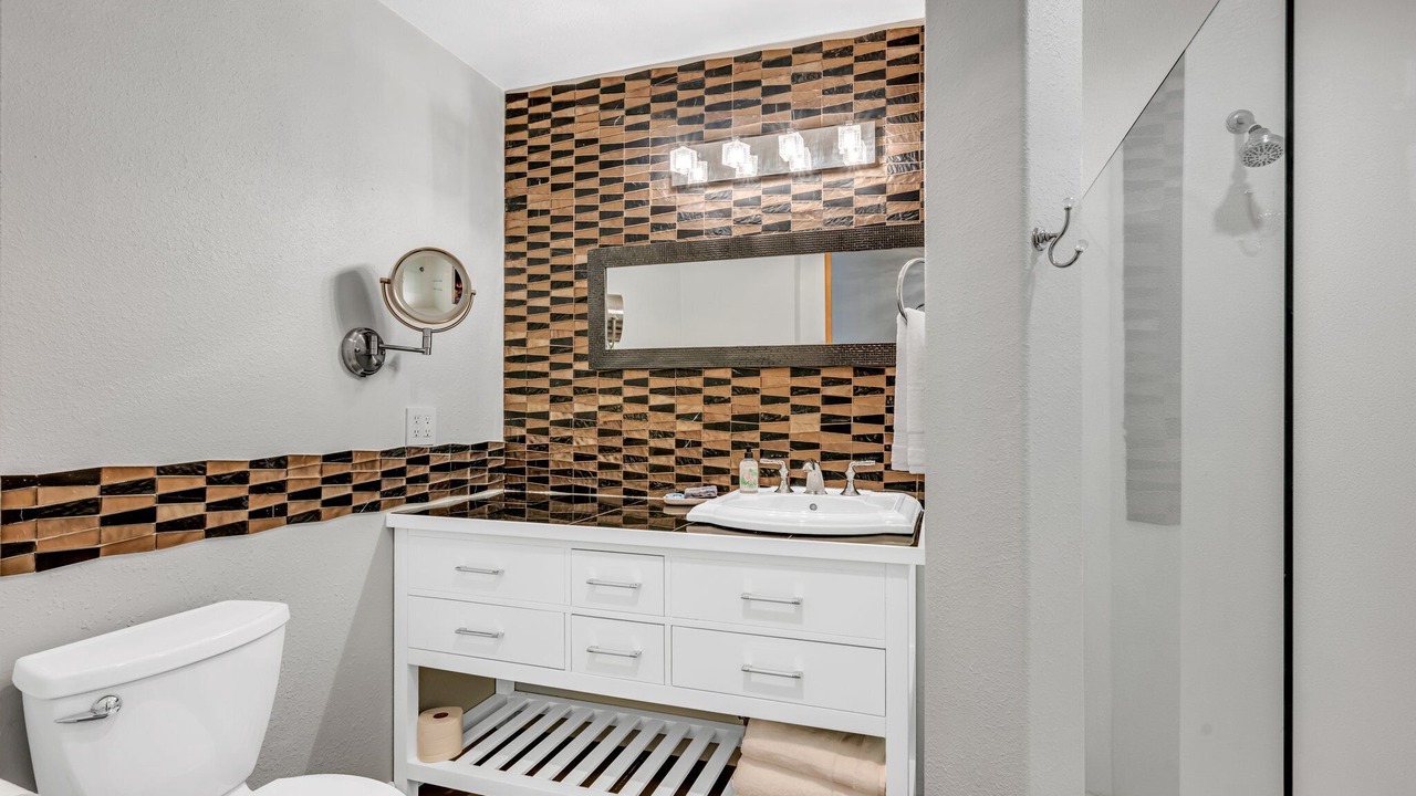 Photo of Bathroom in Lincoln Park