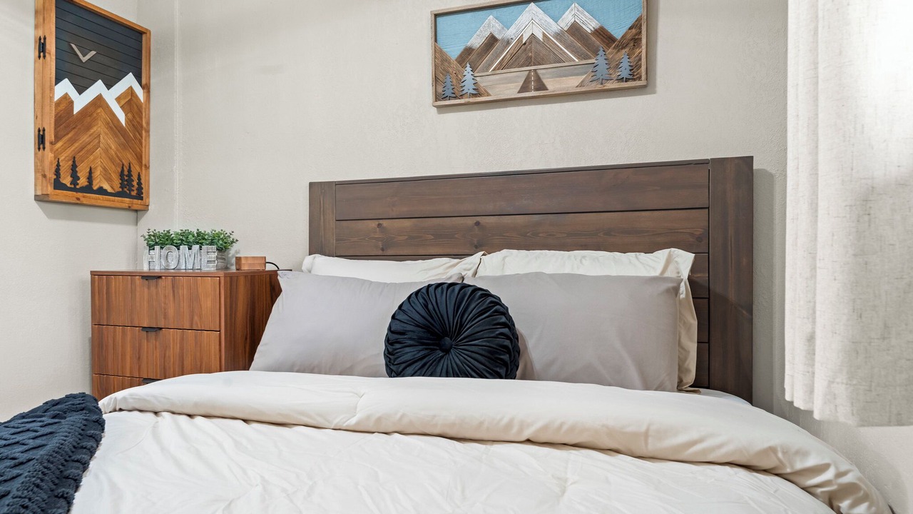 Photo of Bedroom in Divide