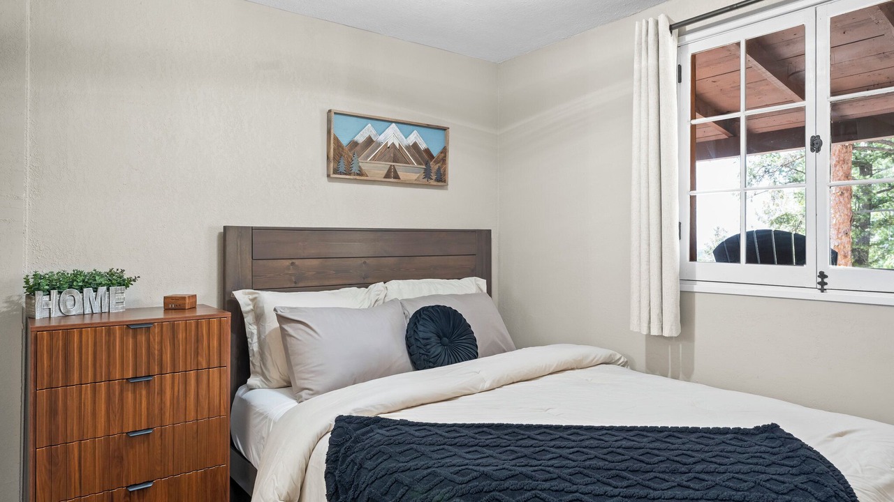 Photo of Bedroom in Divide