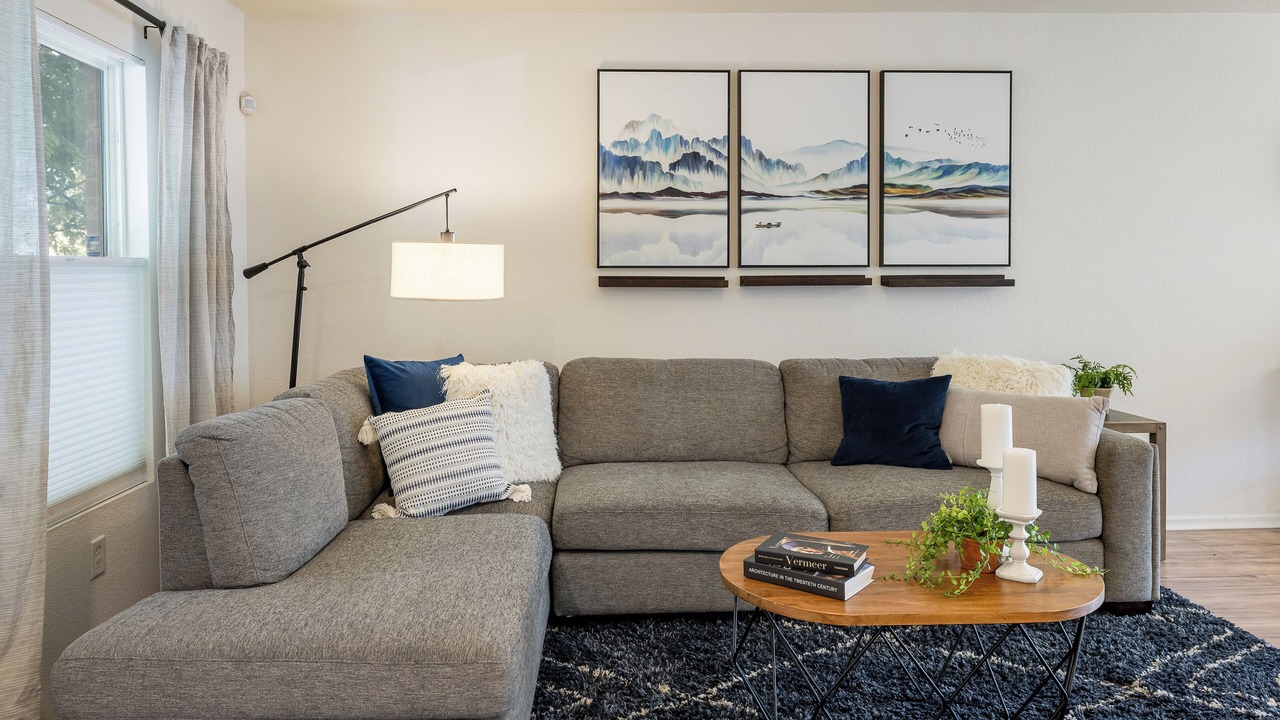 Photo of Livingroom in Northeast Park Hill