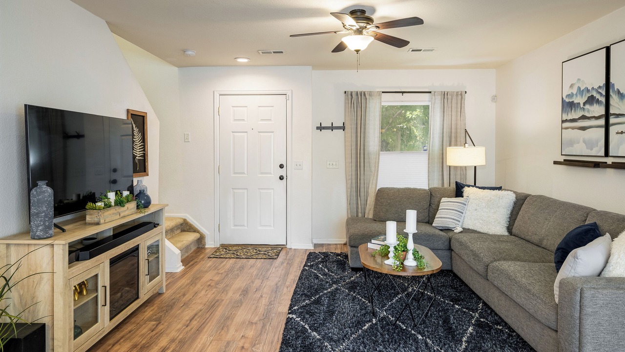 Photo of Livingroom in Northeast Park Hill