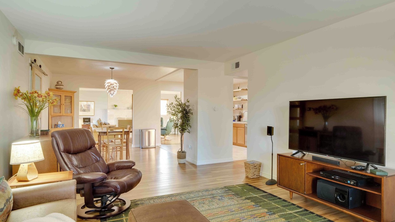 Photo of Livingroom in Jewell Heights - Hoffman Heights