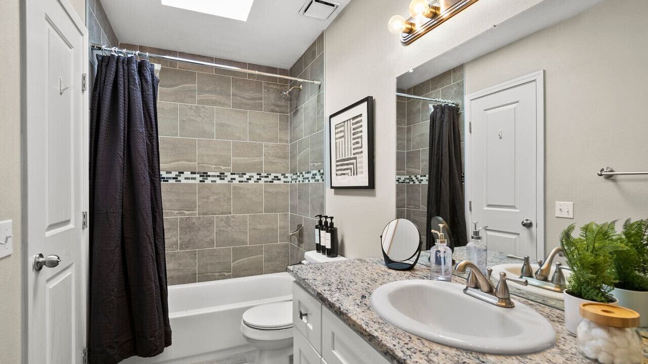 Photo of Bathroom in Monument