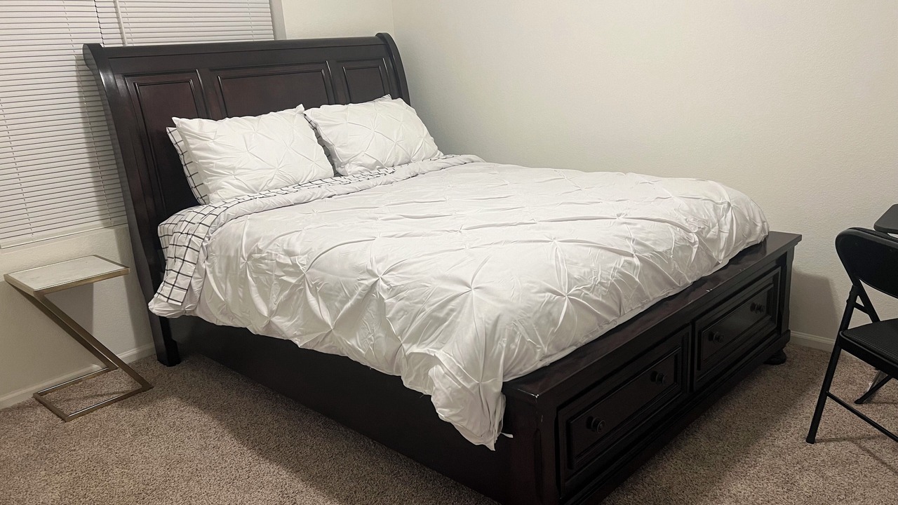 Photo of Bedroom in Aurora
