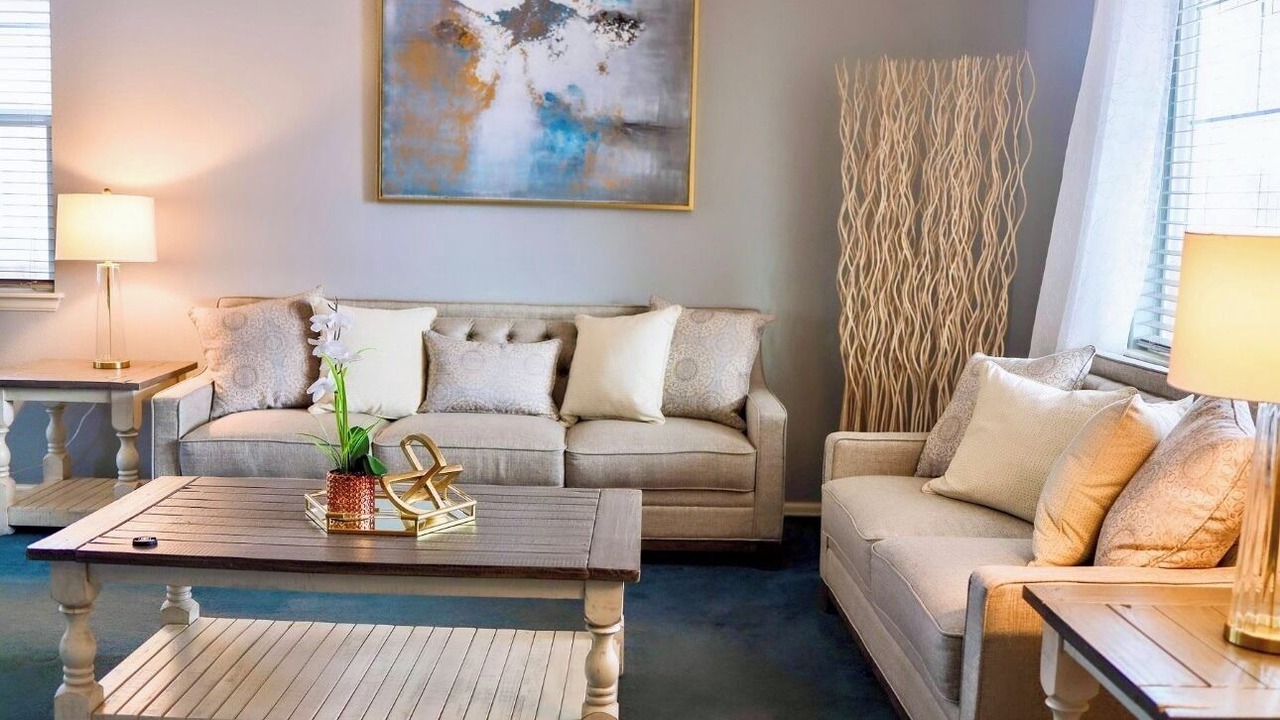 Photo of Livingroom in Aurora