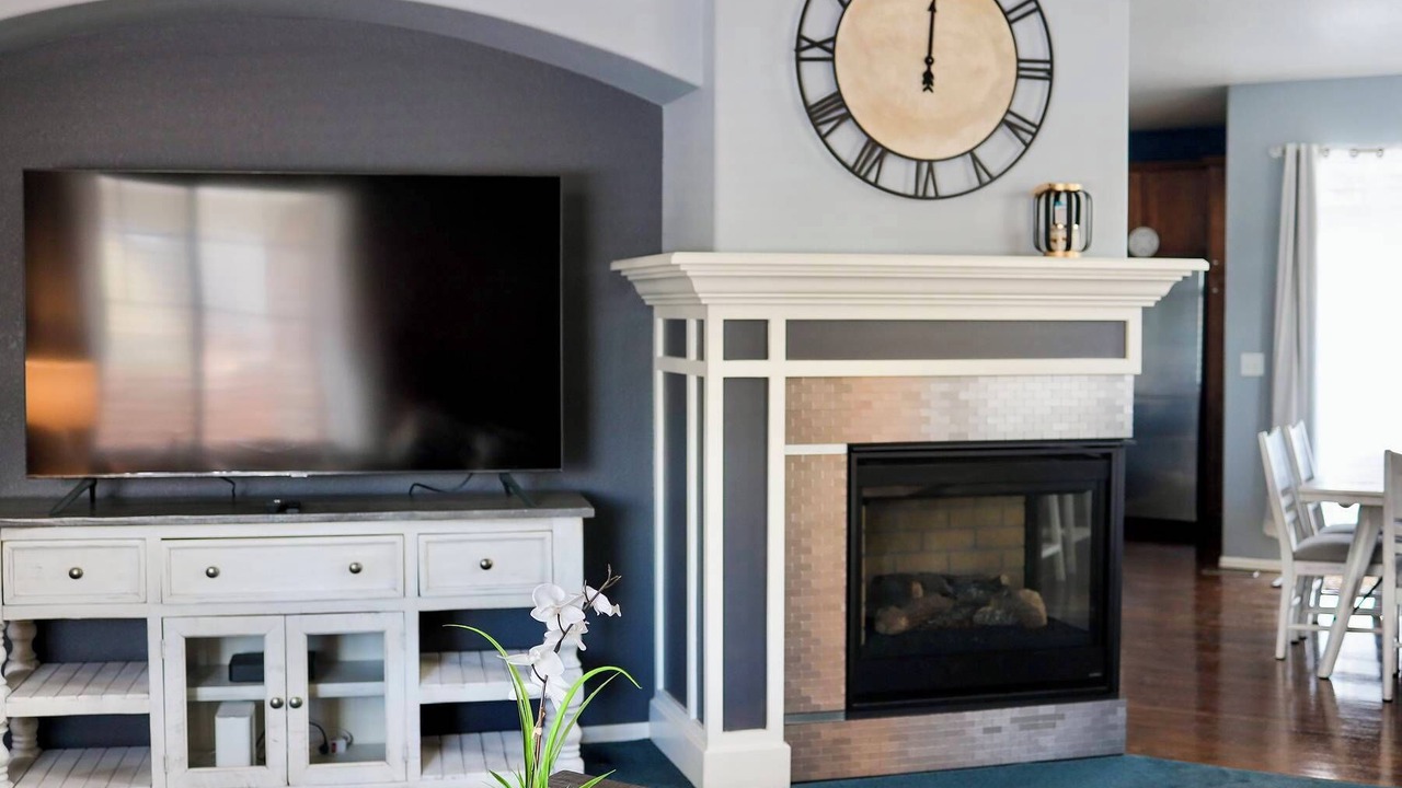 Photo of Livingroom in Aurora