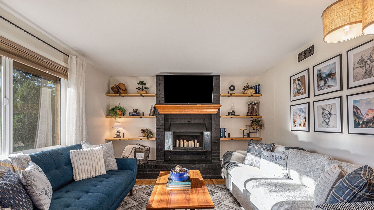 Photo of Livingroom in Littleton