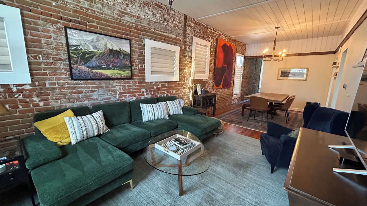 Photo of Livingroom in Curtis Park