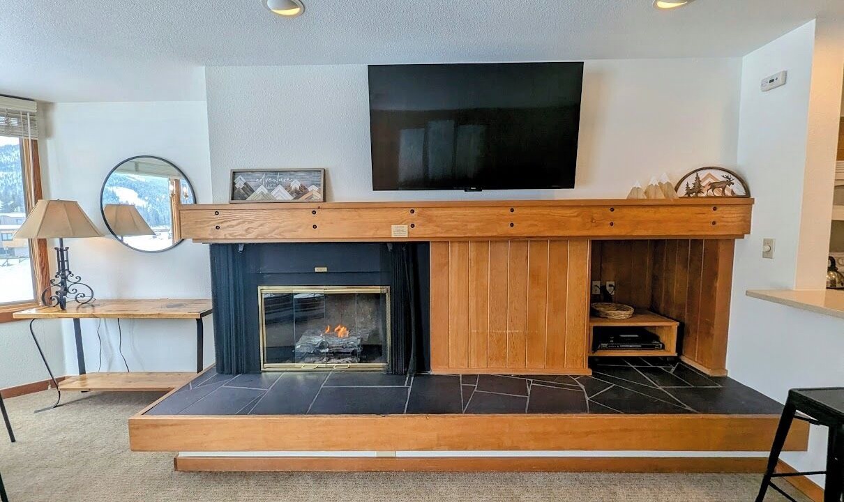 Photo of Livingroom in Lakeside Village