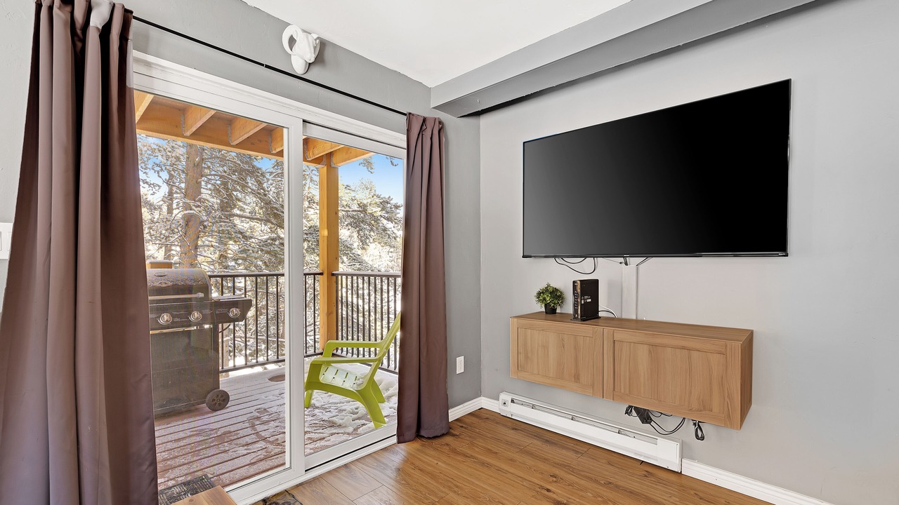 Photo of Livingroom in Warrior's Mark West