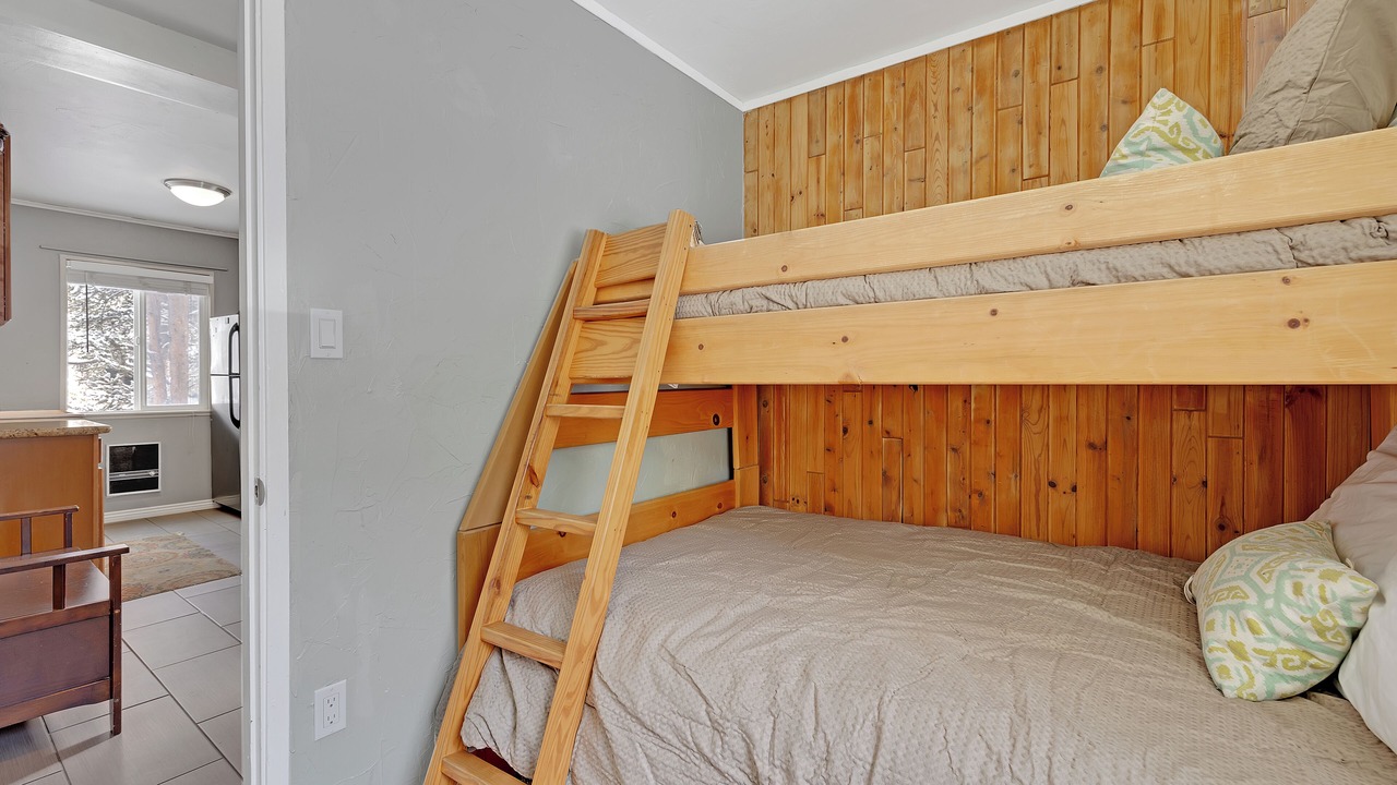 Photo of Bedroom in Warrior's Mark West
