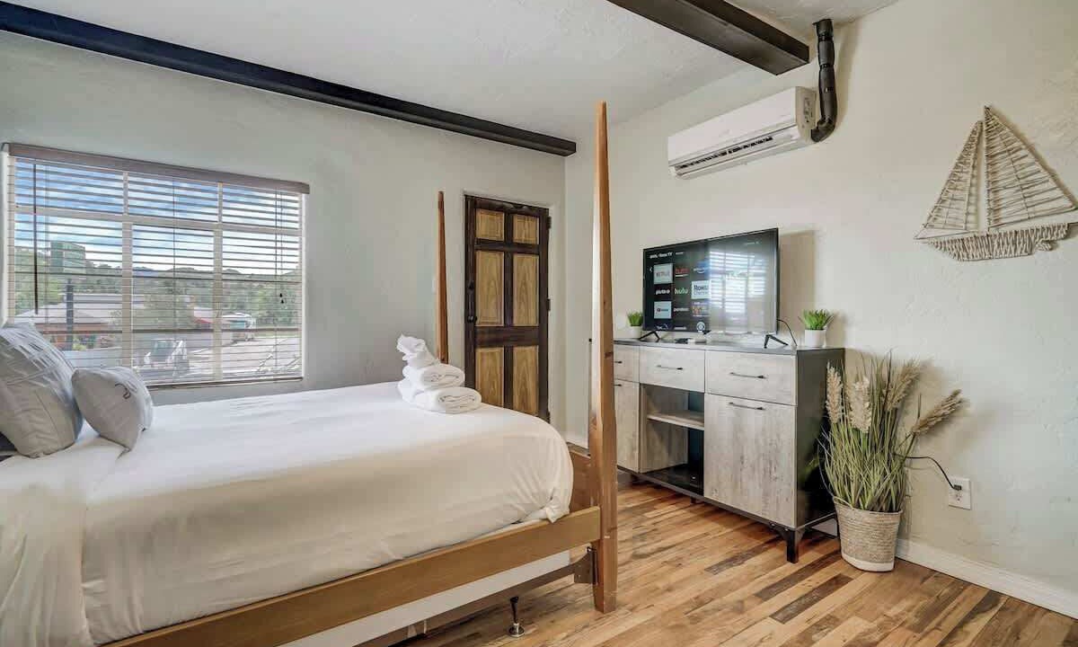 Photo of Bedroom in West Colorado Springs