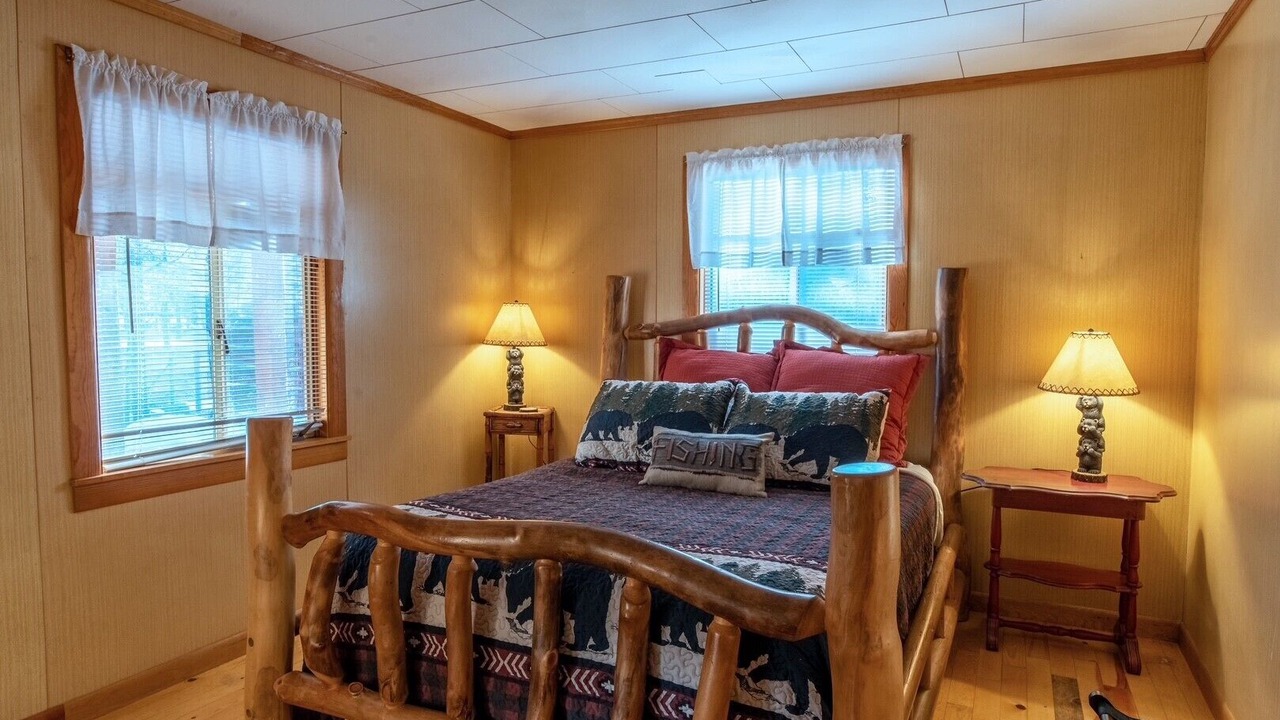 Photo of Bedroom in South Fork