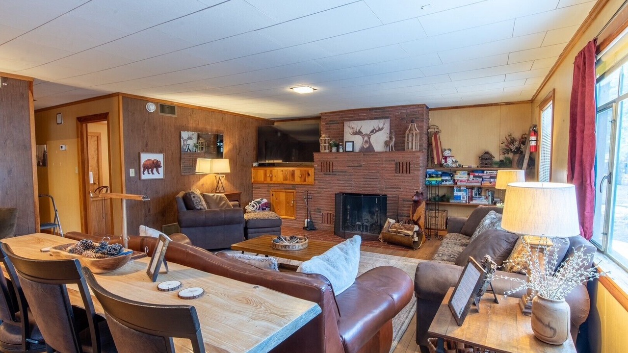 Photo of Livingroom in South Fork