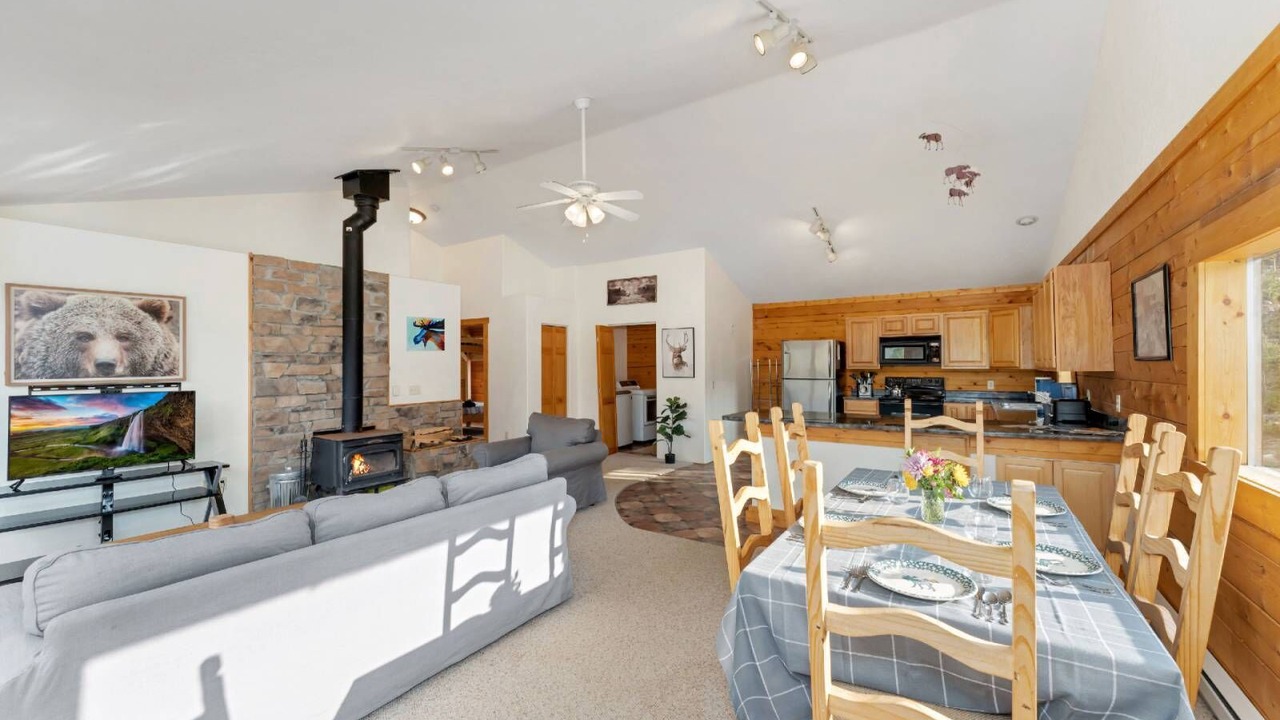 Photo of Livingroom in Saint Mary's
