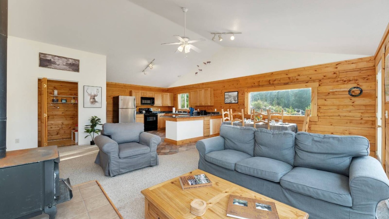Photo of Livingroom in Saint Mary's