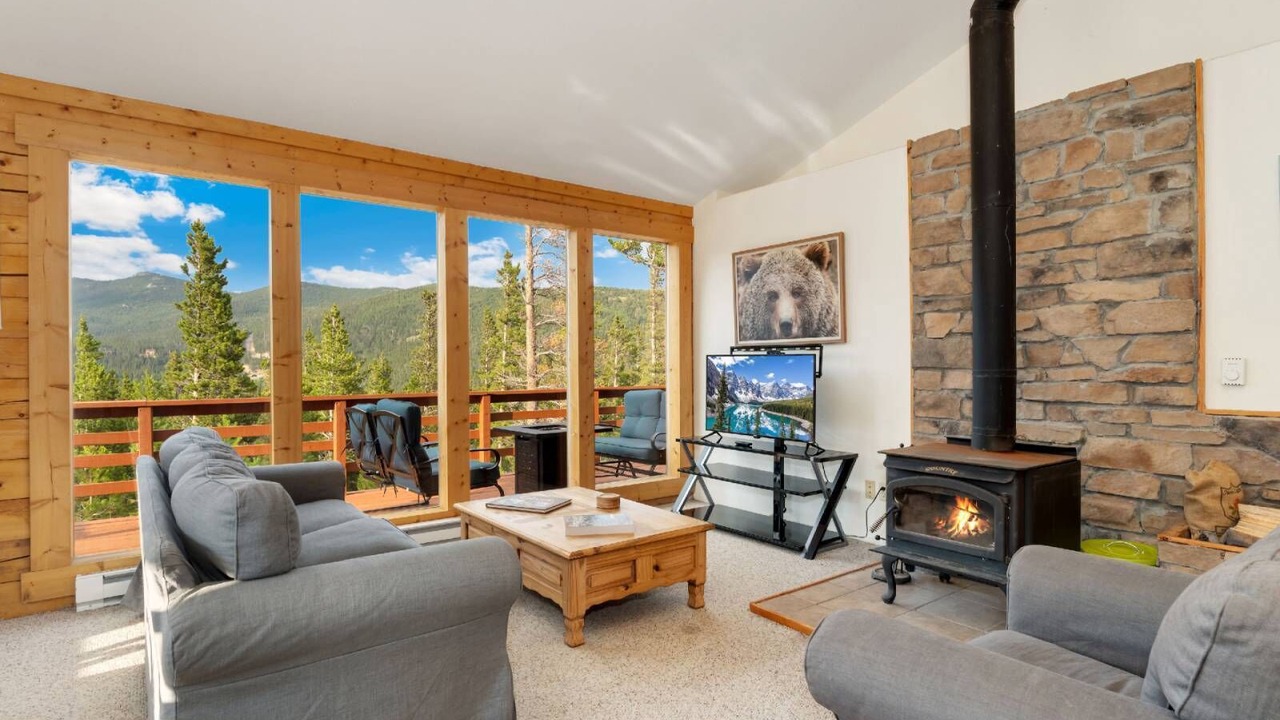 Photo of Livingroom in Saint Mary's