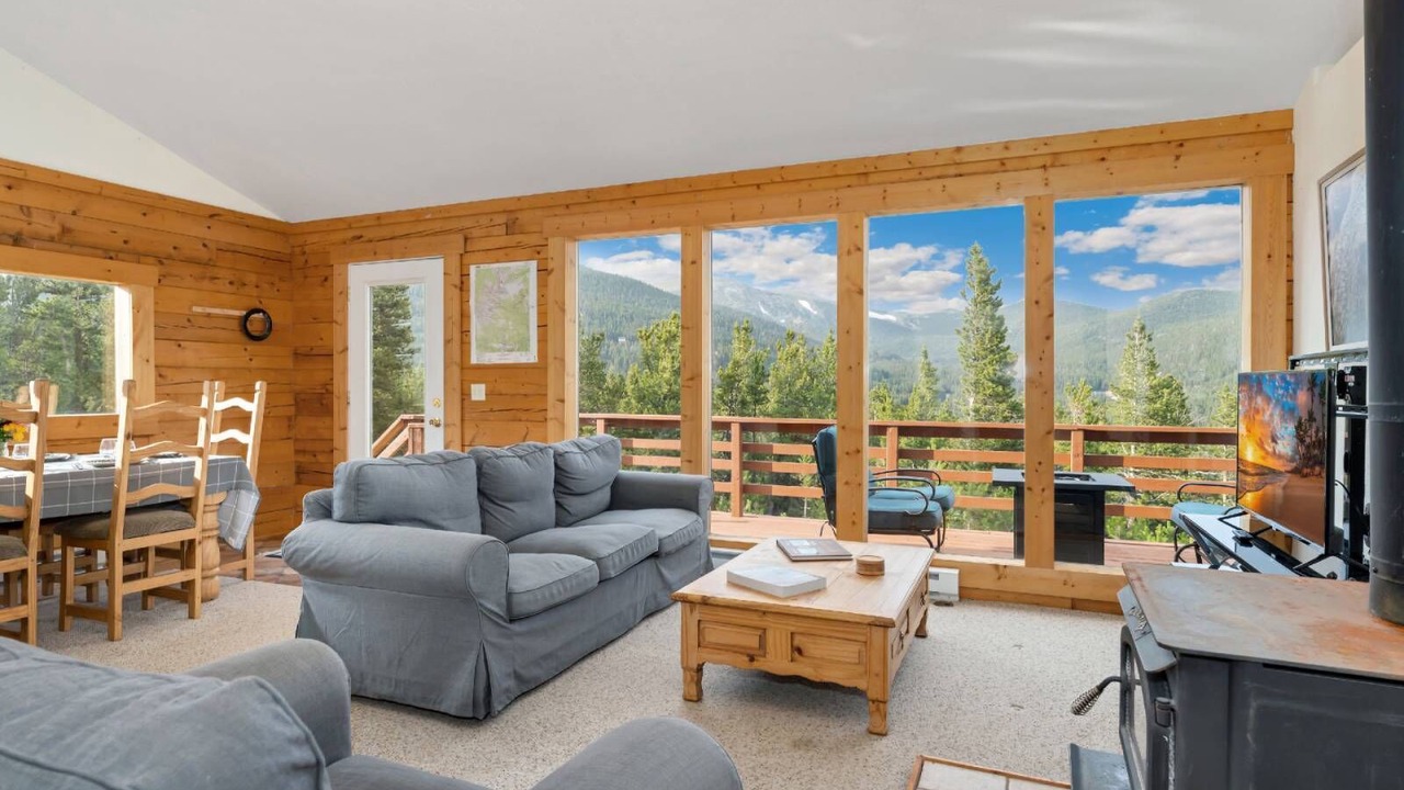 Photo of Livingroom in Saint Mary's