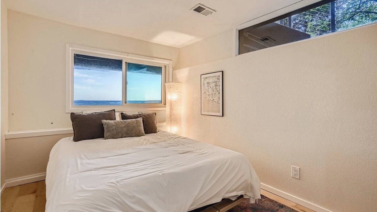 Photo of Bedroom in Wonderland Hills