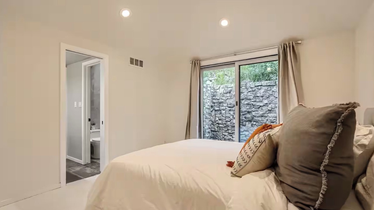 Photo of Bedroom in Wonderland Hills
