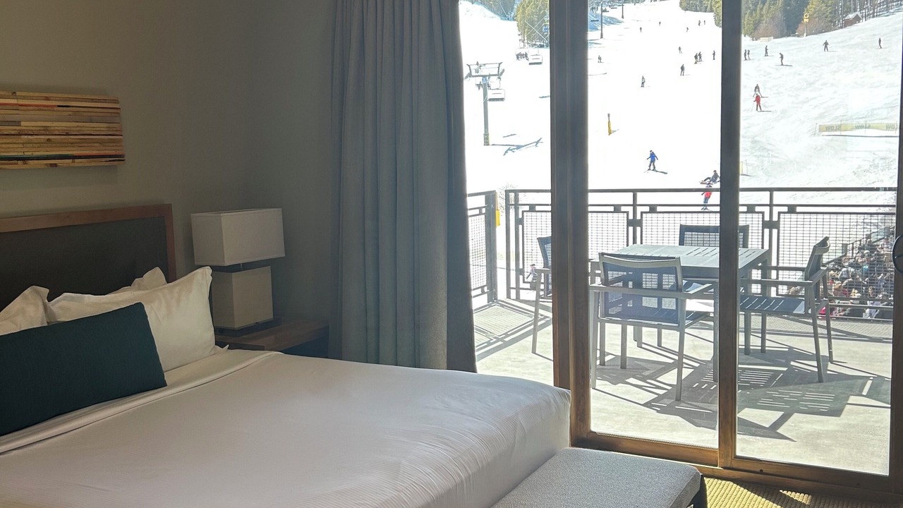 Photo of Bedroom in Peak 8