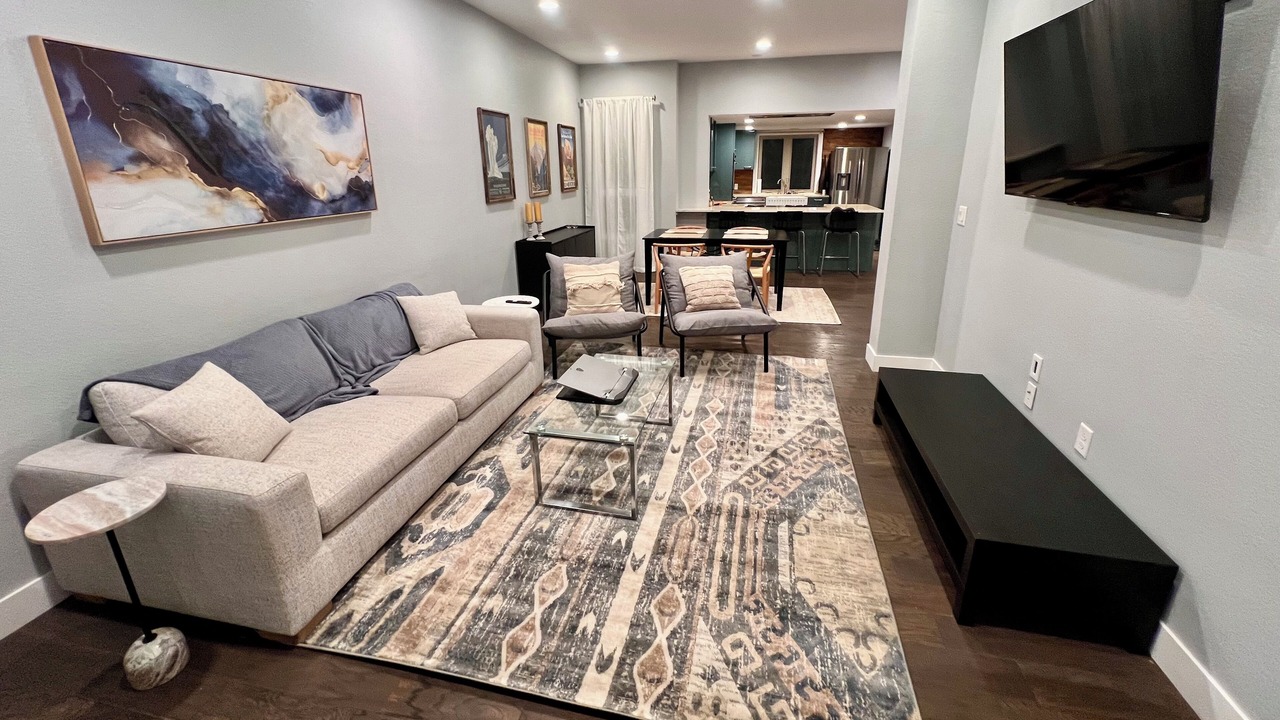 Photo of Livingroom in Five Points