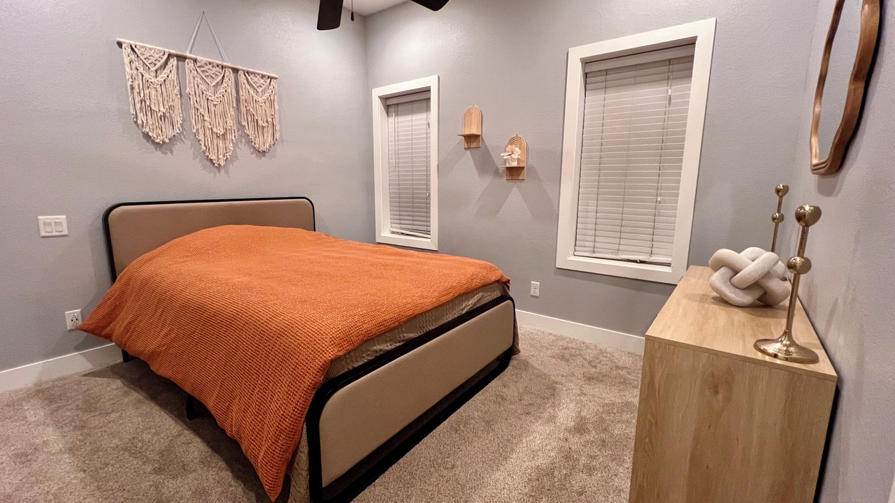 Photo of Bedroom in Five Points