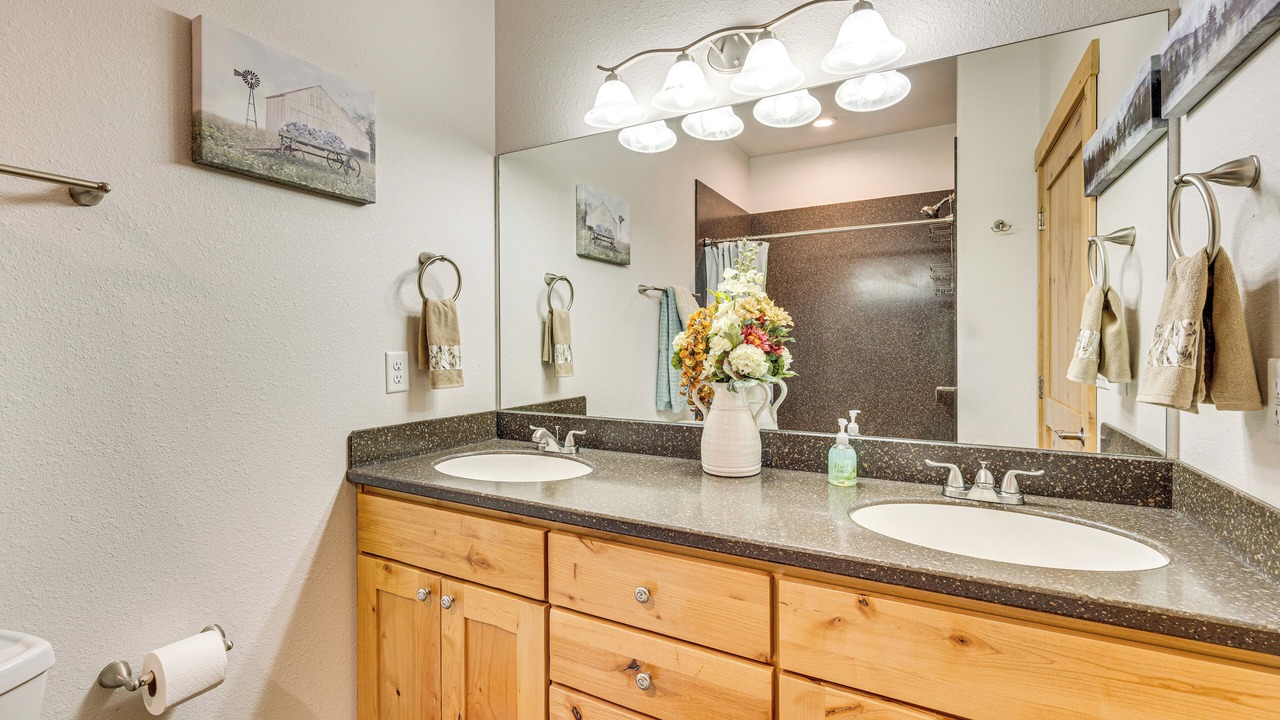 Photo of Bathroom in Canon City