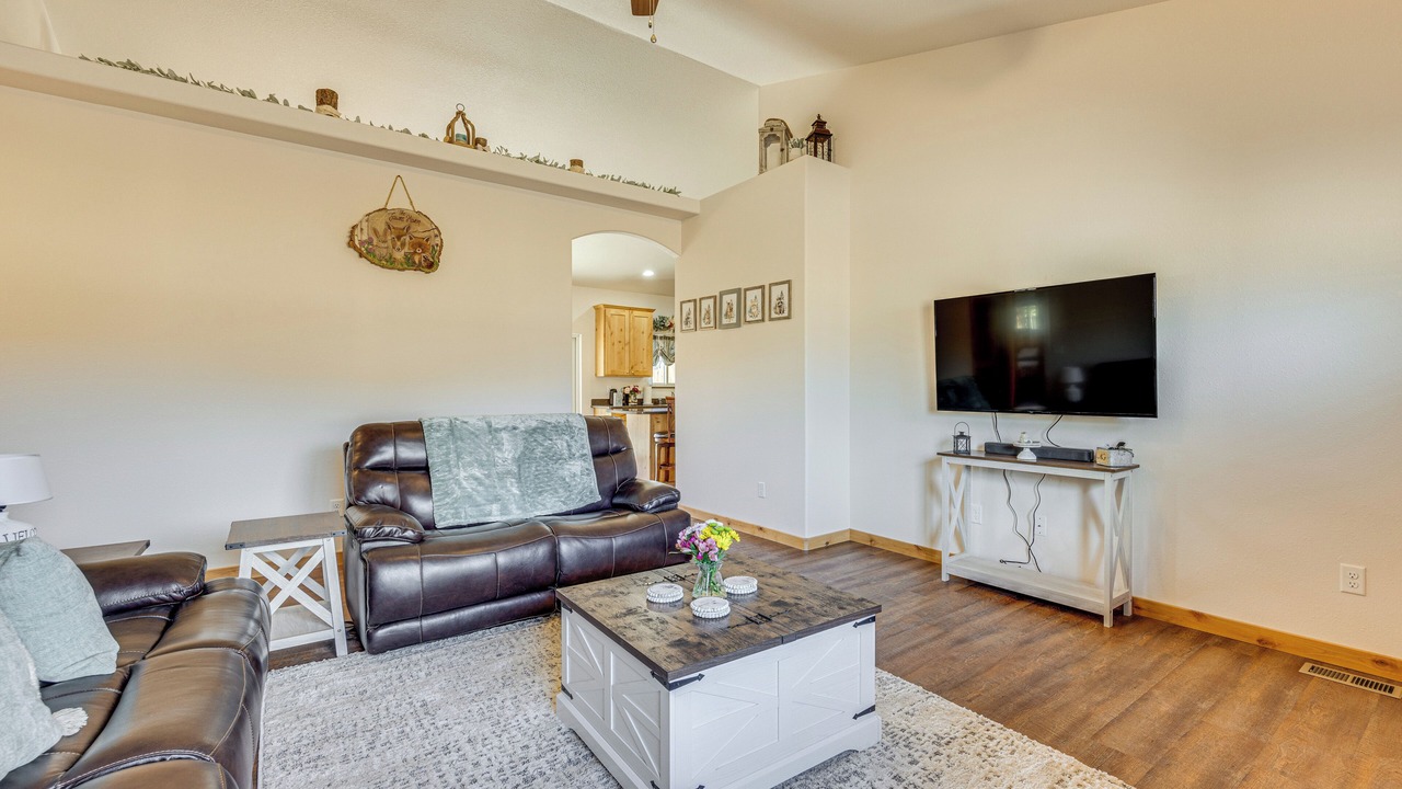 Photo of Livingroom in Canon City
