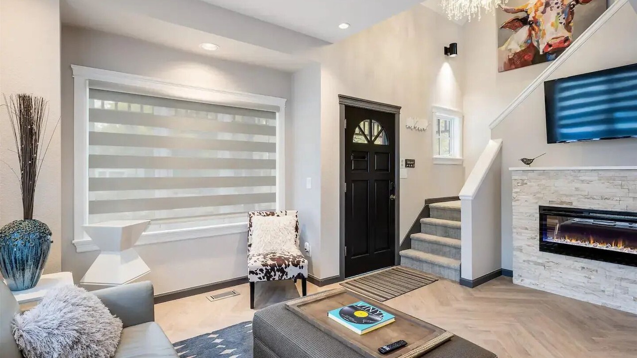 Photo of Livingroom in Central Boulder
