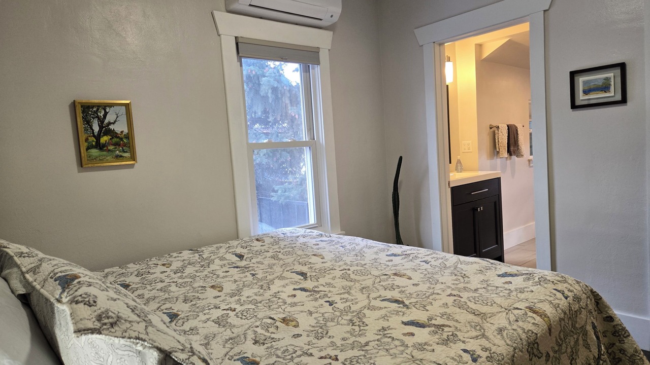 Photo of Bedroom in Lyons