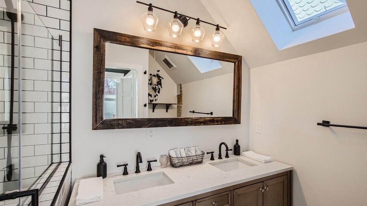 Photo of Bathroom in Baker