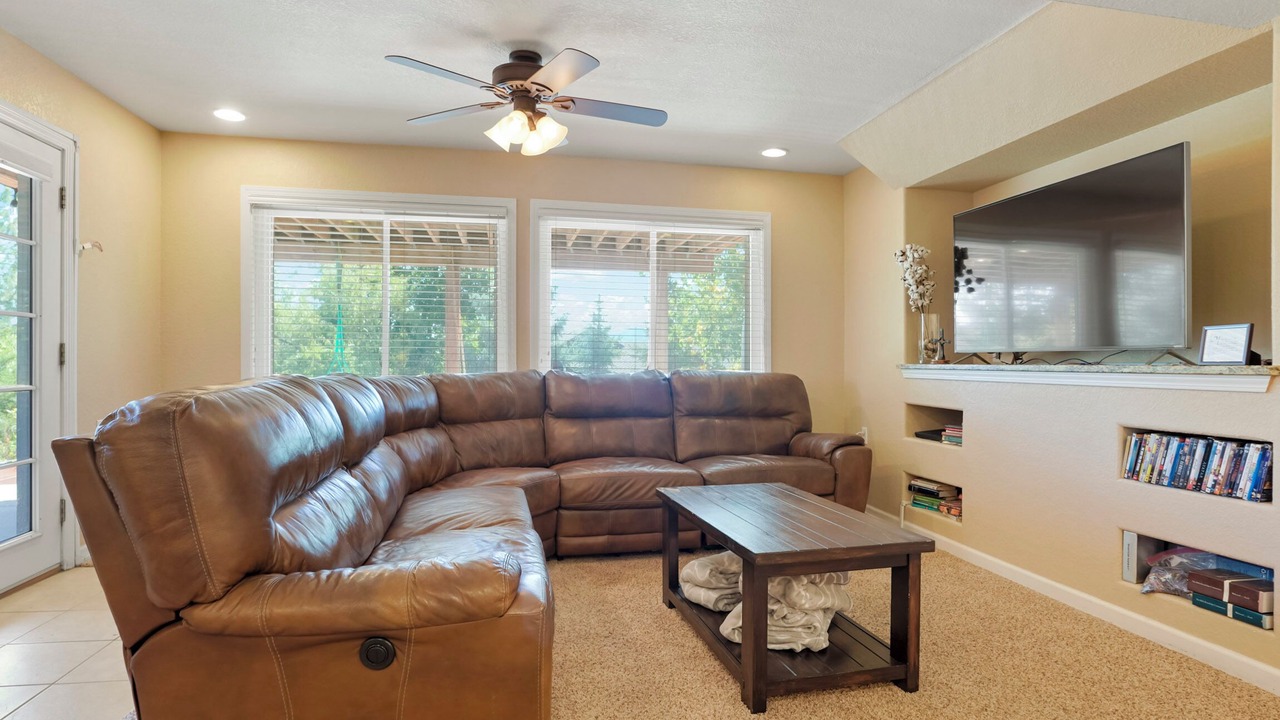 Photo of Livingroom in Valley Heirloom