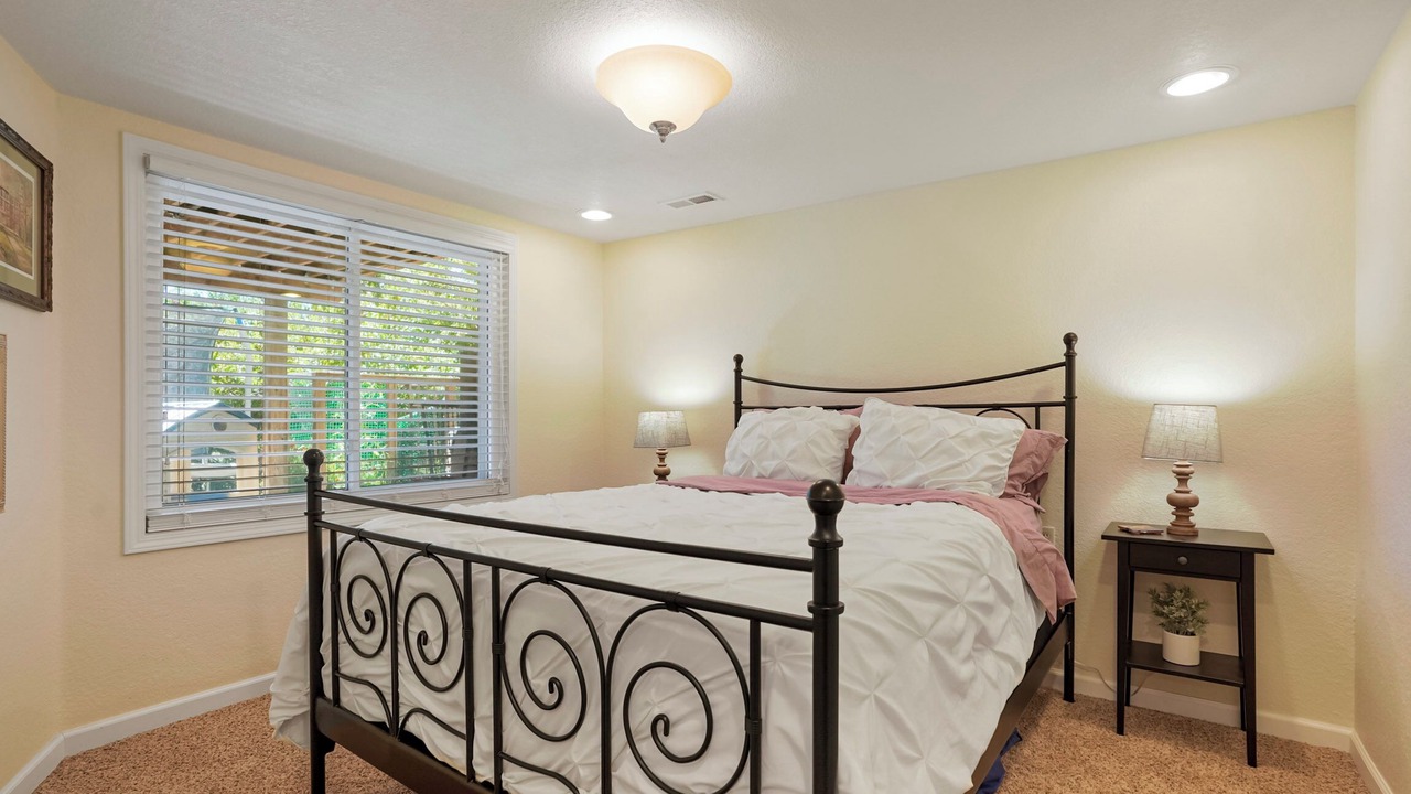 Photo of Bedroom in Valley Heirloom