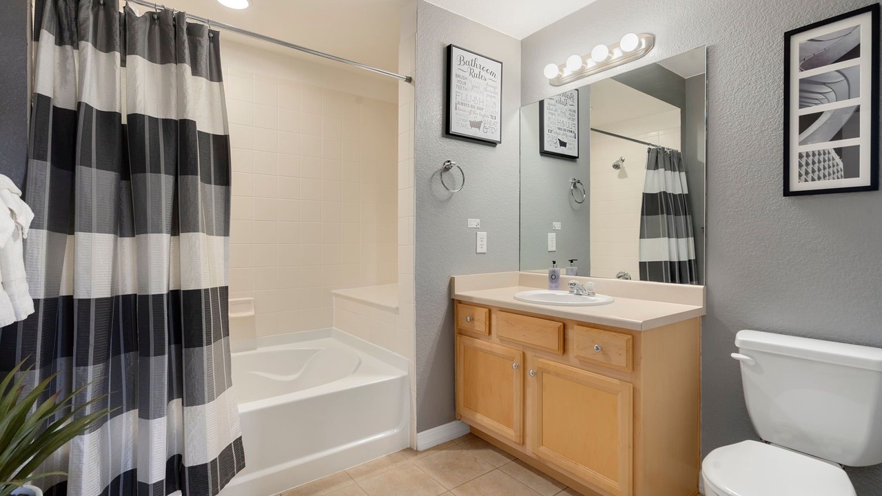 Photo of Bathroom in Side Hill