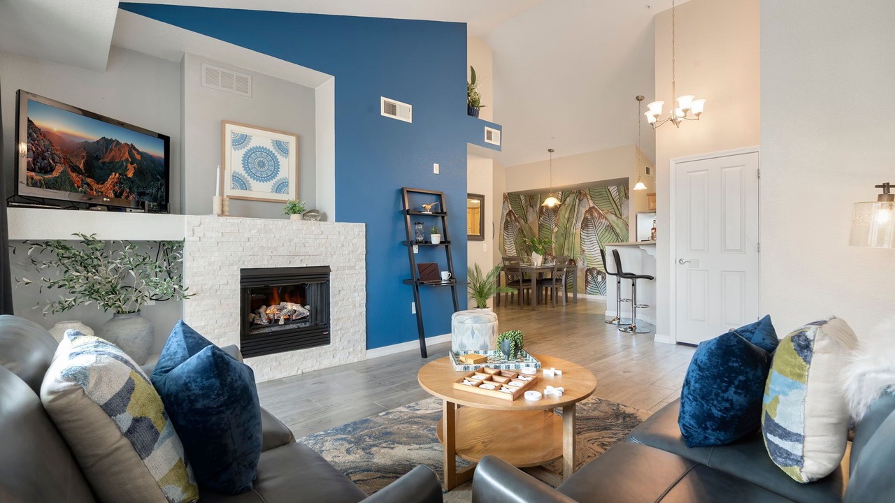 Photo of Livingroom in Side Hill