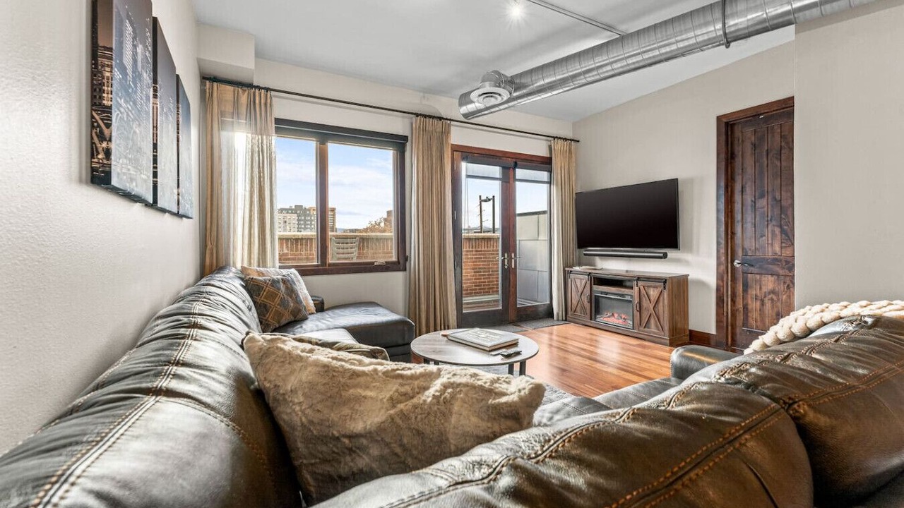 Photo of Livingroom in Ballpark