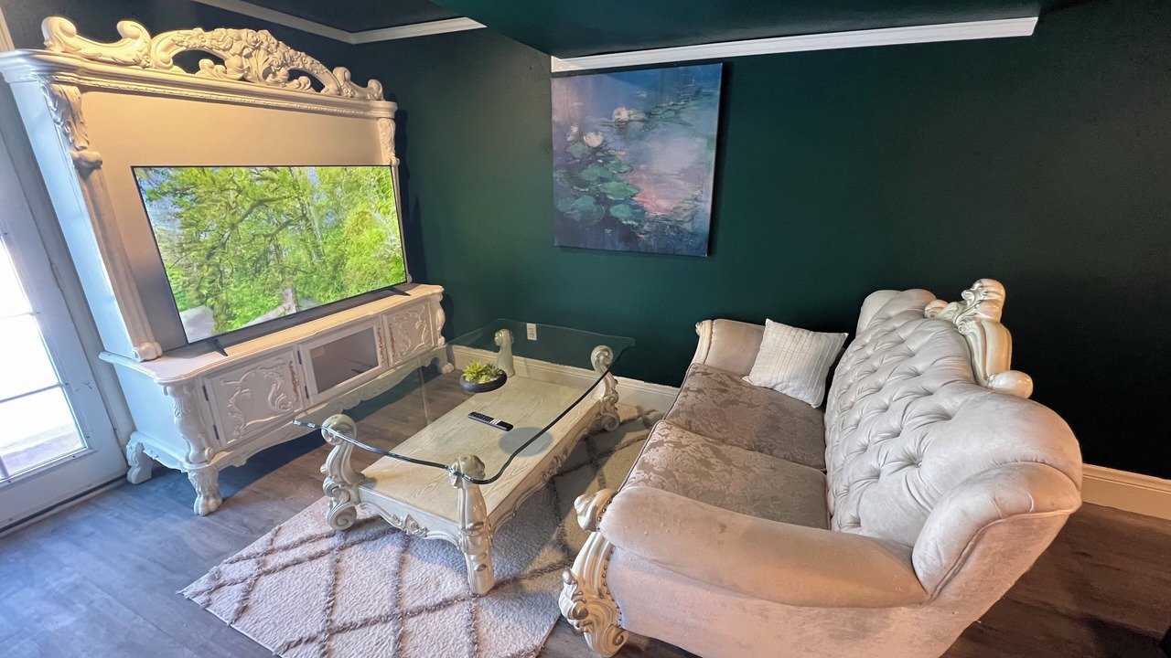 Photo of Livingroom in University Hills