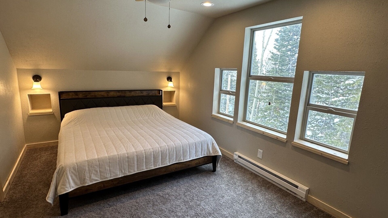 Photo of Bedroom in Garfield