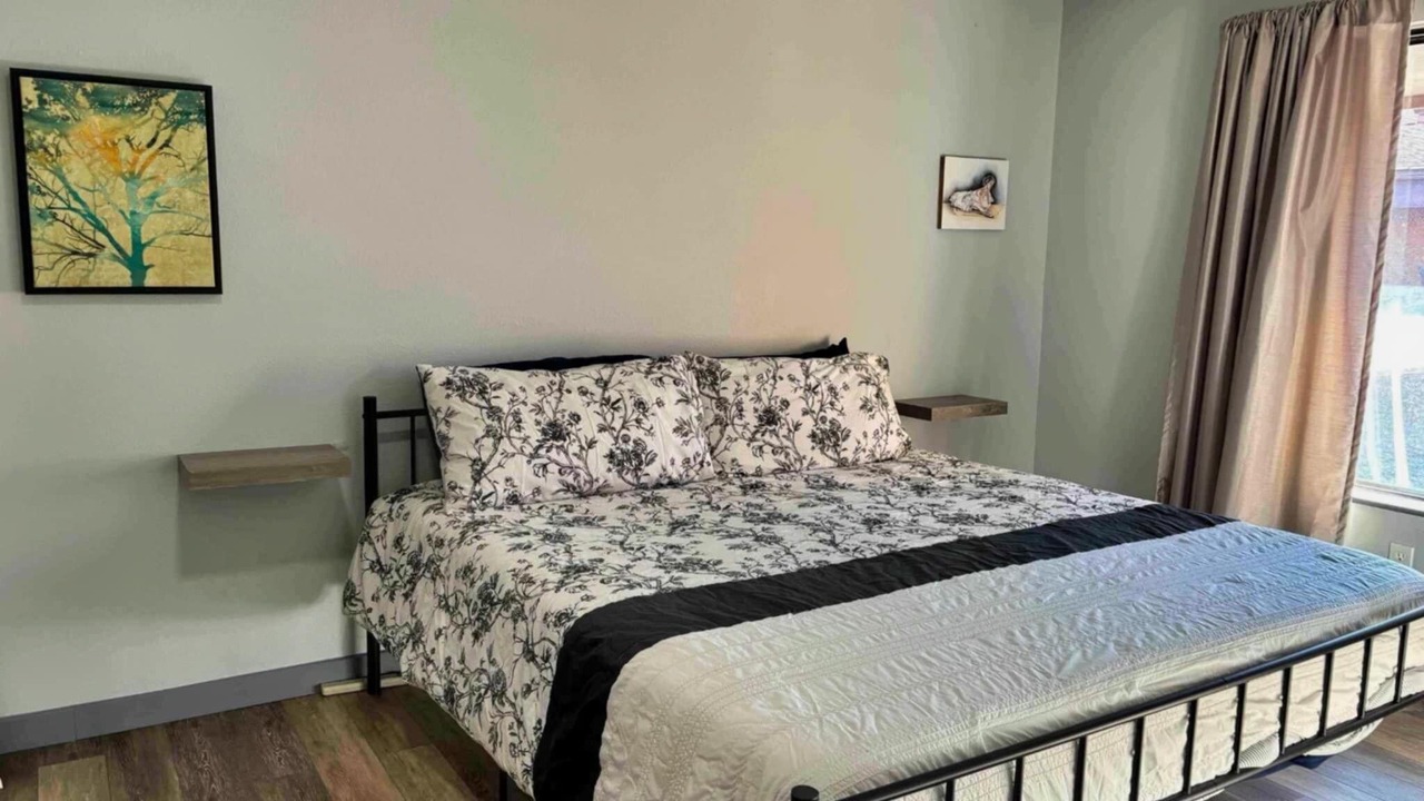 Photo of Bedroom in Skyway